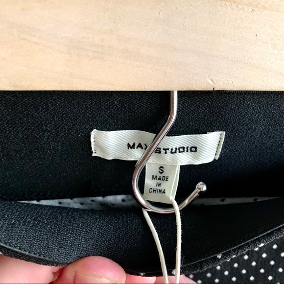 Max Studio Cropped Pants - Picture 3 of 5